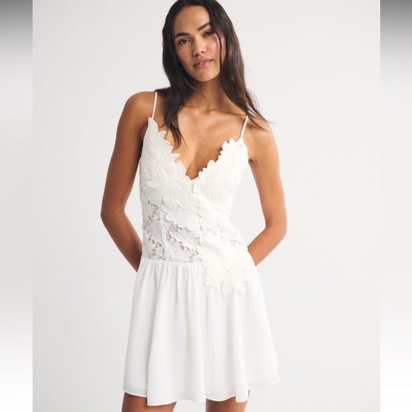 Abercrombie & Fitch Dresses & Skirts - A&F Bra-free Lace Floral Mini Dress